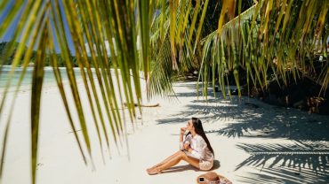 Seychelles Booking Company - Solo Female women traveler in Seychelles - Seychelles Travel Guides - SeyBooking.com