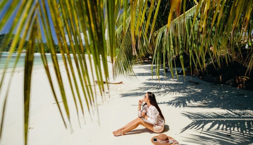 Seychelles Booking Company - Solo Female women traveler in Seychelles - Seychelles Travel Guides - SeyBooking.com