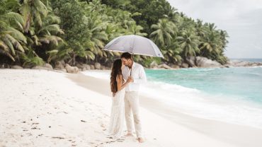 Who Is the Best Wedding Photographer in Seychelles? Couples Worldwide Choose To Happy Endings
