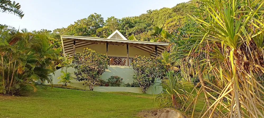 Amuse Bush, Mahé