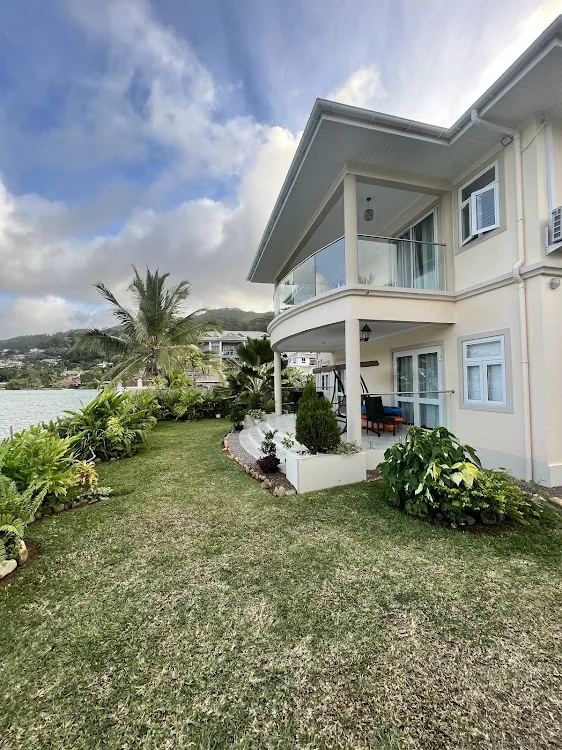 Mae Waterfront Holiday Apartment, Mahé