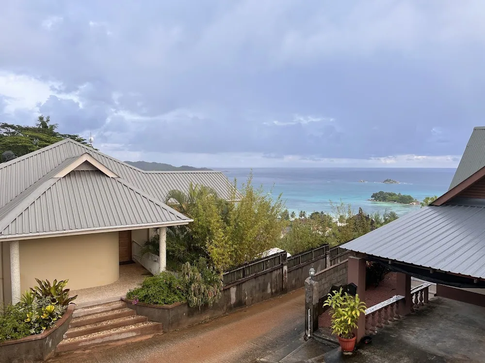 Mountain Lodge, Praslin