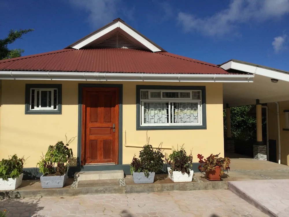 Mountain top Self Catering Chalets, Mahé