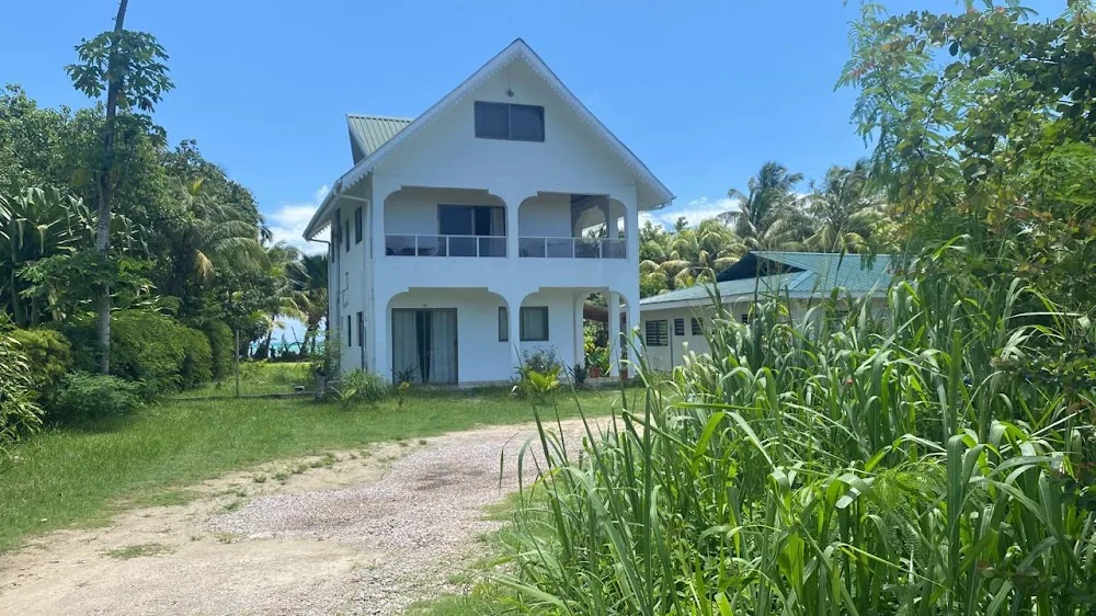 Tropical Beach House, Praslin