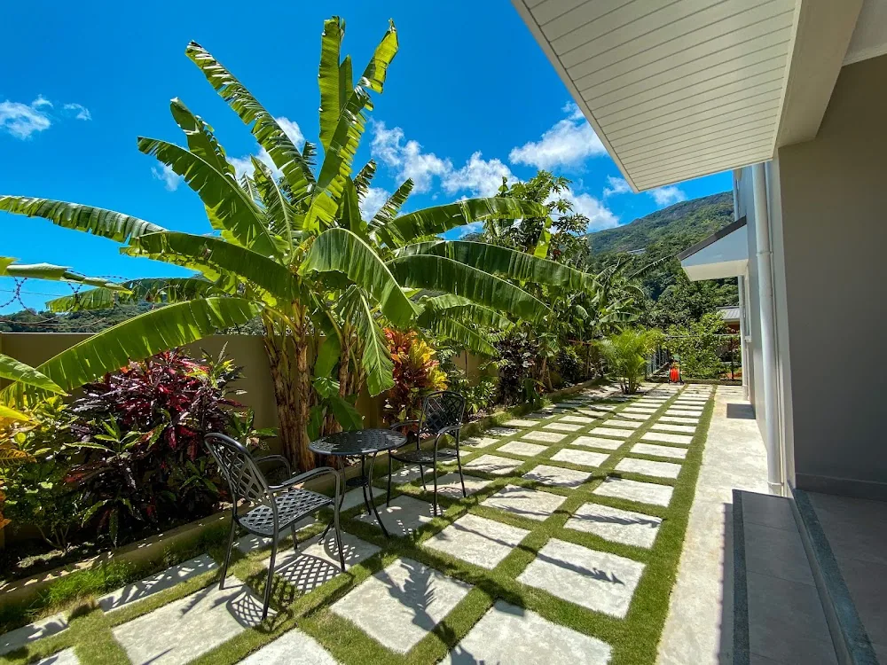 Whispering Palms Self catering, Mahé