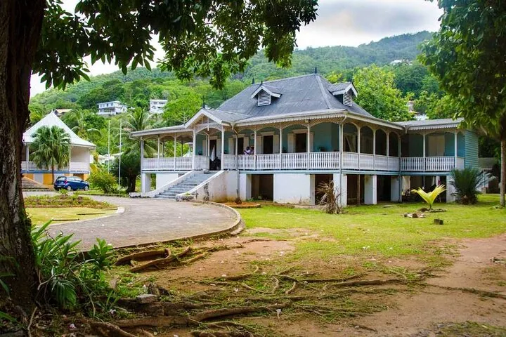 Discover South of Mahe Island 4 hours